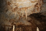 stalactite si stalagmite din pestera ursilor