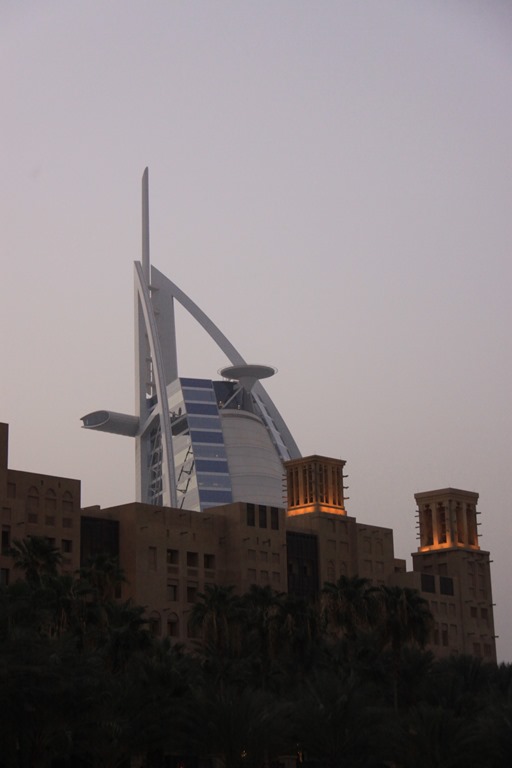 Burj Al Arab – forografii de afara pe inserat